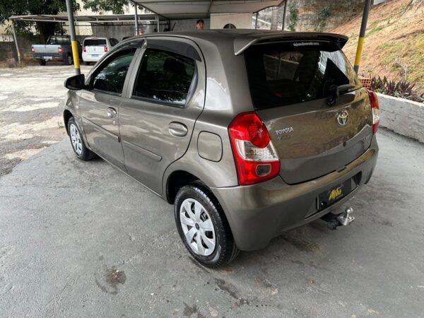 TOYOTA ETIOS HB X 1.3 2016/2017 - Imagem 3