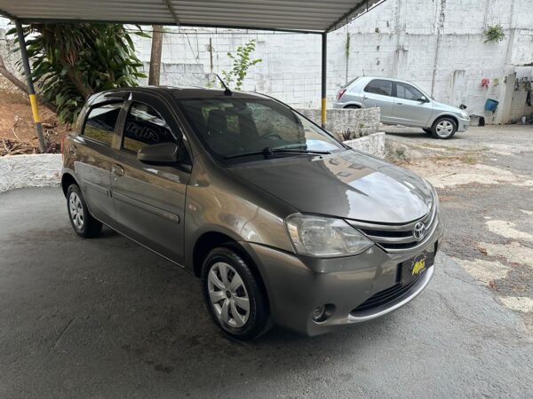 TOYOTA ETIOS HB X 1.3 2016/2017 - Imagem 7