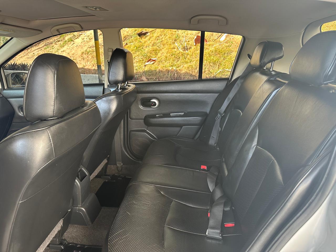 NISSAN TIIDA SL 1.8 FLEX 2010/2011 - Imagem 12