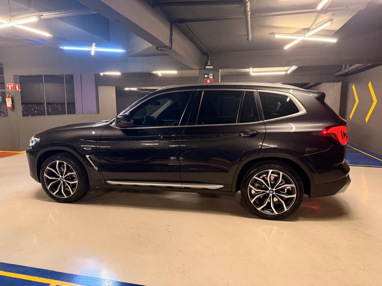 BMW / X3 DRIVE M SPORT 30 E 2022/2022 - Imagem 2